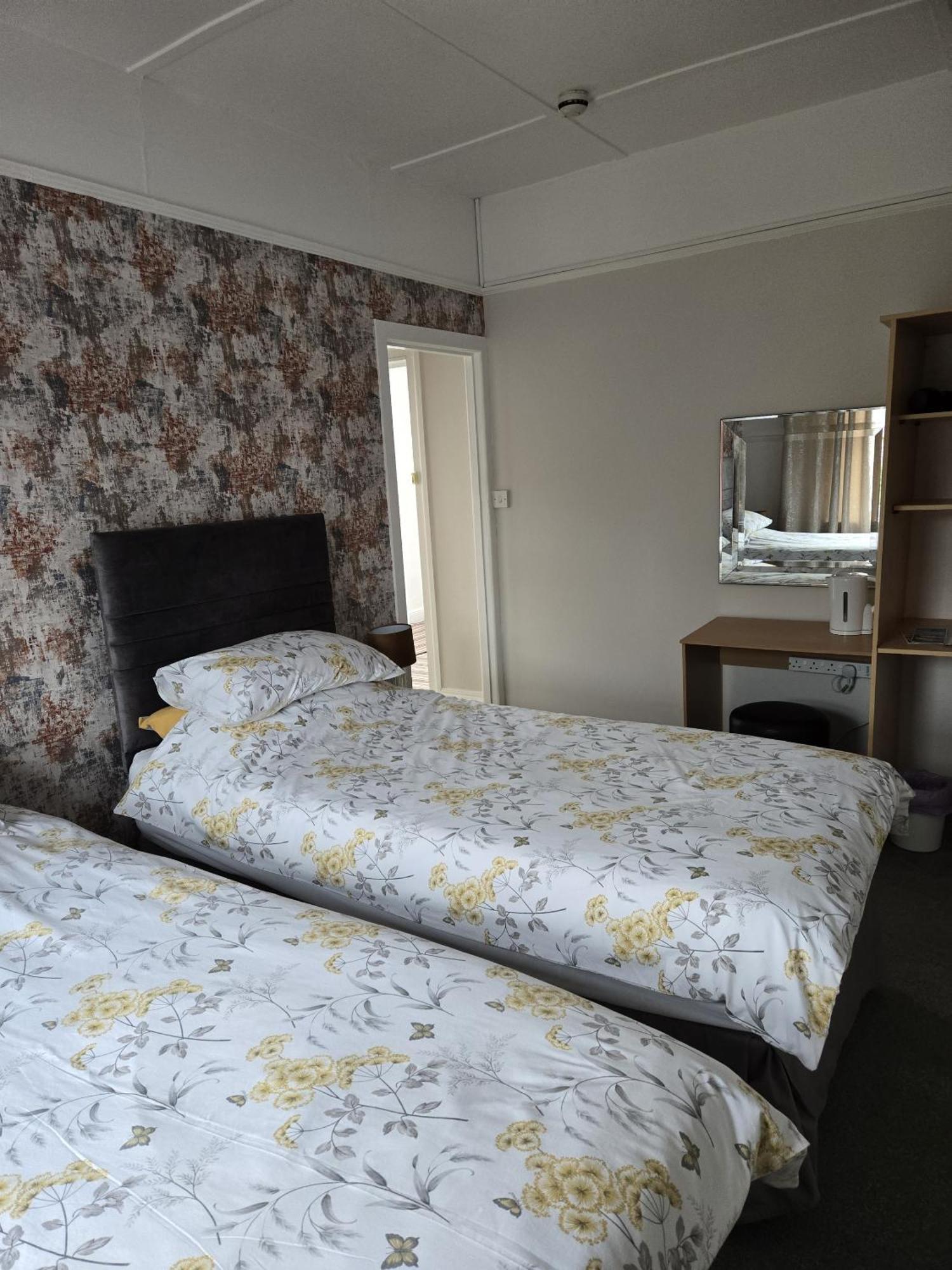 The Rosefield Hotel Weymouth Szoba fotó